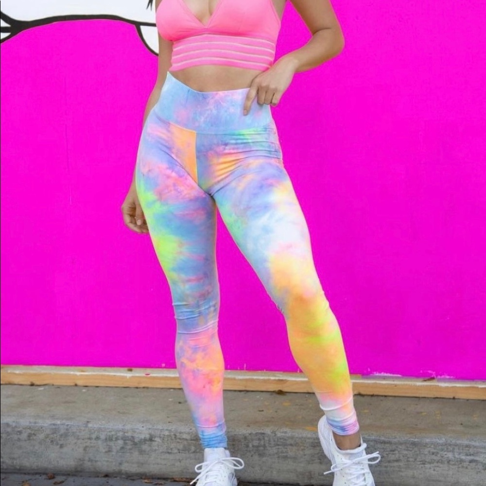 🌈 Cute Booty Lounge Sweet Tart Tye Dye Leggings - brand new
